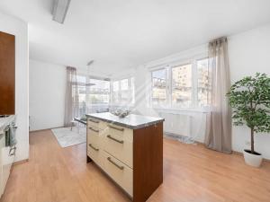 Prodej bytu 3+kk, Praha - Vysočany, Poděbradská, 64 m2