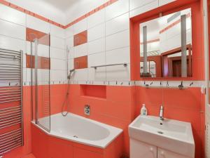 Pronájem bytu 2+1, Praha - Malá Strana, Újezd, 60 m2