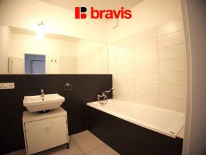 Pronájem bytu 2+kk, Brno - Přízřenice, Modřická, 67 m2