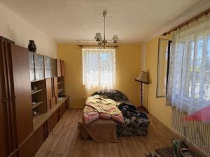 Prodej podílu 3/4 rodinného domu, Žihobce, 85 m2