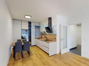 Pronájem bytu 2+kk, Praha - Strašnice, Štěchovická, 66 m2