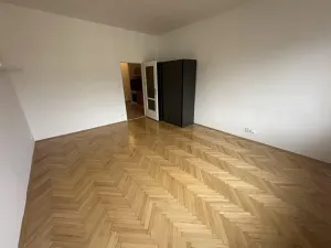 Pronájem bytu 1+kk, Praha - Břevnov, Bělohorská, 36 m2