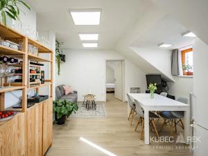 Pronájem bytu 2+kk, Jindřichův Hradec, Husova, 60 m2