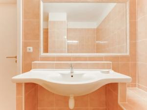 Prodej bytu 2+kk, Praha, Peroutkova, 32 m2