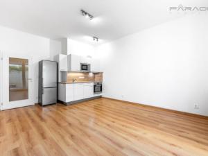 Pronájem bytu 1+kk, Praha - Vršovice, 28. pluku, 37 m2