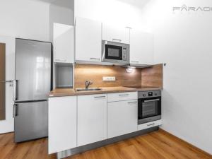 Pronájem bytu 1+kk, Praha - Vršovice, 28. pluku, 37 m2