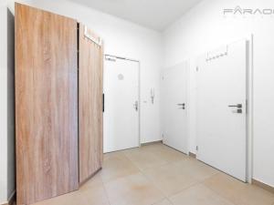 Pronájem bytu 1+kk, Praha - Vršovice, 28. pluku, 37 m2