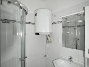 Pronájem bytu 1+kk, Praha - Žižkov, Ambrožova, 55 m2