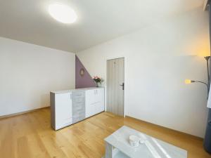 Pronájem bytu 2+1, Olomouc - Hodolany, tř. Kosmonautů, 55 m2