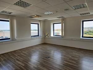 Pronájem kanceláře, Nupaky, okres praha-východ, 555 m2