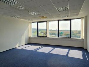 Pronájem kanceláře, Nupaky, okres praha-východ, 555 m2