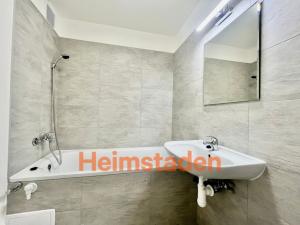 Pronájem bytu 2+1, Frýdek-Místek - Frýdek, Nad Stadionem, 51 m2