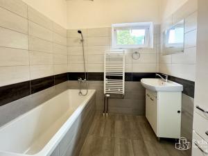 Pronájem bytu 2+1, Královské Poříčí, Dlouhá, 66 m2