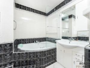 Prodej bytu 4+kk, Praha, Vejvanovského, 82 m2