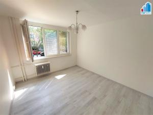 Prodej bytu 3+1, Klatovy - Klatovy III, Pod Hůrkou, 70 m2