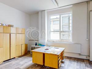 Prodej skladu, Luby, 1700 m2