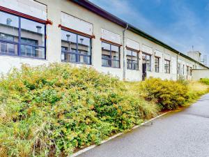 Prodej skladu, Luby, 1700 m2