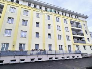 Pronájem bytu 1+1, Plzeň, Slovanská alej, 46 m2