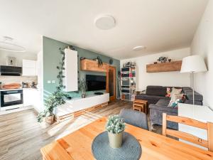 Pronájem bytu 2+kk, Praha - Troja, Vřesová, 50 m2