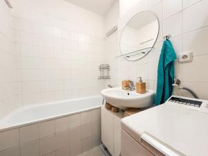 Pronájem bytu 2+kk, Praha - Troja, Vřesová, 50 m2