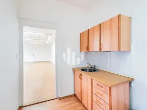 Pronájem skladu, Praha - Vysočany, Podkovářská, 300 m2
