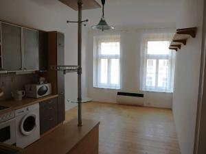 Prodej bytu 3+1, Praha - Nové Město, Legerova, 82 m2