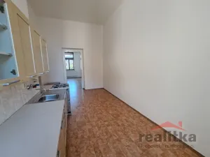 Pronájem bytu 1+1, Opava - Předměstí, Nádražní okruh, 45 m2