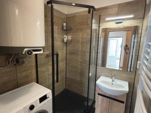 Pronájem bytu 4+1, Ostroměř, Zahradní, 92 m2