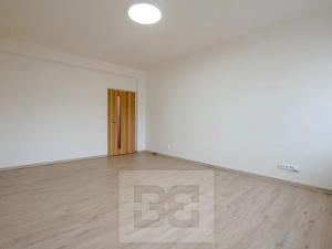 Pronájem bytu 2+1, Praha - Libeň, Sokolovská, 67 m2