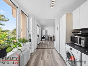 Prodej bytu 2+1, Znojmo, Pražská sídl., 53 m2