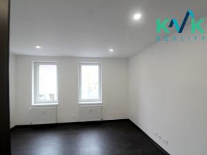 Prodej bytu 3+1, Karlovy Vary, U Trati, 80 m2