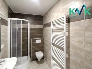 Prodej bytu 3+1, Karlovy Vary, U Trati, 80 m2