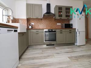 Prodej bytu 3+kk, Karlovy Vary, Šumavská, 108 m2