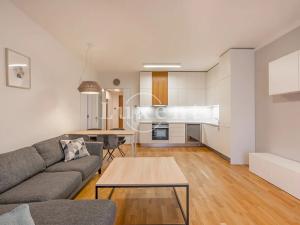 Pronájem bytu 2+kk, Praha - Holešovice, Sanderova, 62 m2