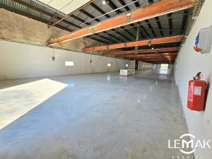 Pronájem skladu, Hněvotín, 800 m2