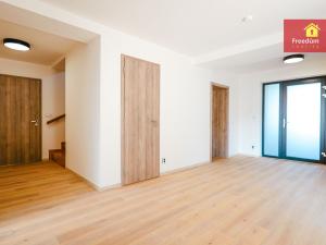 Pronájem rodinného domu, Dubí - Mstišov, Podkrušnohorská, 288 m2