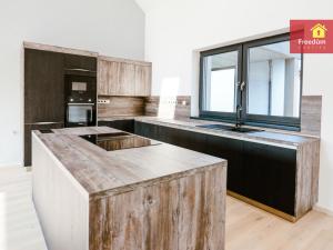 Pronájem rodinného domu, Dubí - Mstišov, Podkrušnohorská, 288 m2