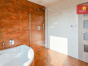 Pronájem rodinného domu, Dubí - Mstišov, Podkrušnohorská, 288 m2