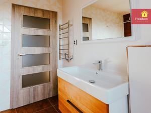 Pronájem rodinného domu, Dubí - Mstišov, Podkrušnohorská, 288 m2