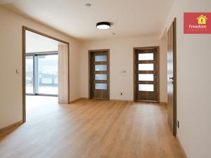 Pronájem rodinného domu, Dubí - Mstišov, Podkrušnohorská, 288 m2