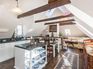 Pronájem bytu 2+kk, Praha - Hradčany, Nový Svět, 68 m2