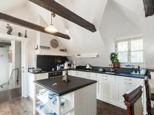 Pronájem bytu 2+kk, Praha - Hradčany, Nový Svět, 68 m2