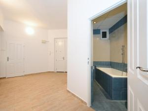 Pronájem bytu 3+1, Praha - Dejvice, Dejvická, 103 m2