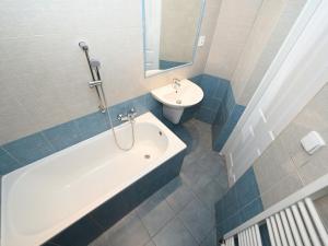 Pronájem bytu 3+1, Praha - Dejvice, Dejvická, 103 m2