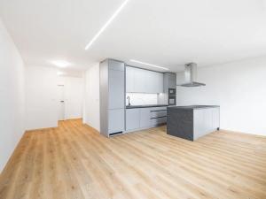 Prodej bytu 3+kk, Praha - Kobylisy, Mirovická, 74 m2