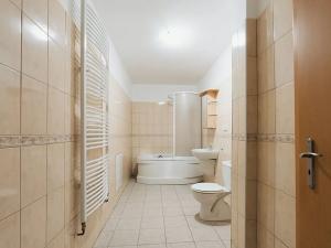 Pronájem bytu 2+kk, Praha - Prosek, Vysočanská, 48 m2