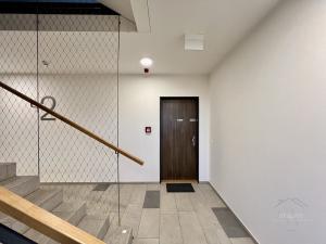 Pronájem bytu 2+kk, Praha - Hlubočepy, Benešova, 48 m2