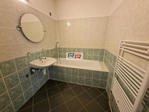 Pronájem bytu 2+1, Olomouc - Nové Sady, Handkeho, 66 m2