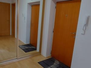 Pronájem bytu 2+kk, Praha, Pod Hybšmankou, 78 m2