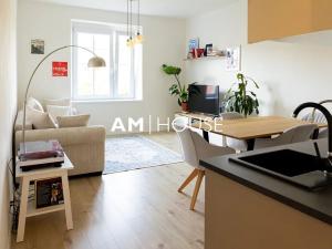 Pronájem bytu 2+kk, Praha - Holešovice, Osadní, 58 m2
